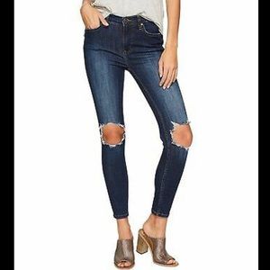 NWOT Free People busted knee skinny jeans